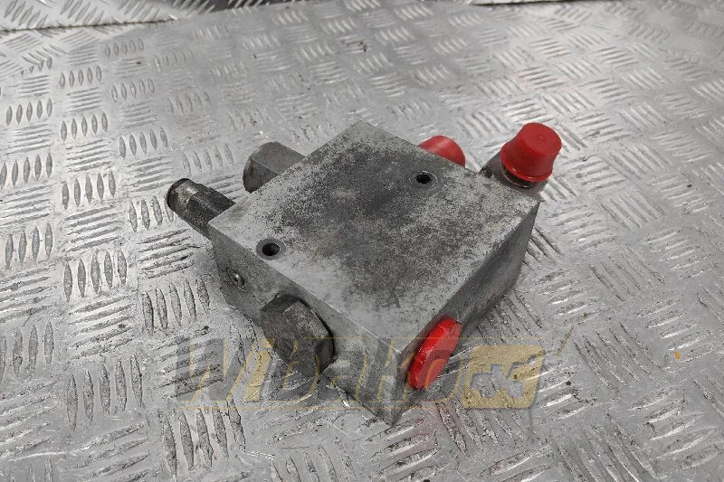 Case 821C - Hydraulic valve for Construction machinery: picture 2 Case 821C - Hydraulic valve for Construction machinery: picture 2