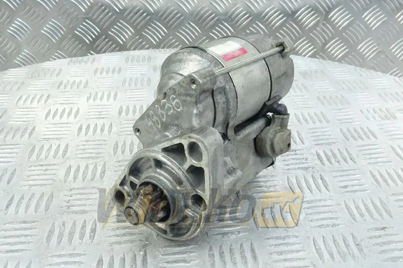 Denso 11P20 185086680 - Starter for Construction machinery: picture 1 Denso 11P20 185086680 - Starter for Construction machinery: picture 1