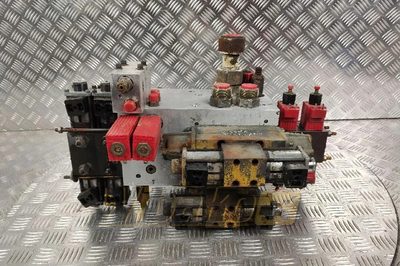 Parker HFC32521B 79260035 - Hydraulic valve for Construction machinery: picture 1 Parker HFC32521B 79260035 - Hydraulic valve for Construction machinery: picture 1