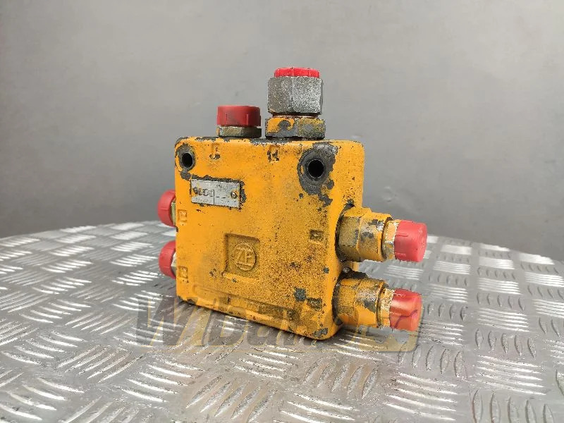 ZF 7730900117 - Hydraulic valve for Construction machinery: picture 1 ZF 7730900117 - Hydraulic valve for Construction machinery: picture 1