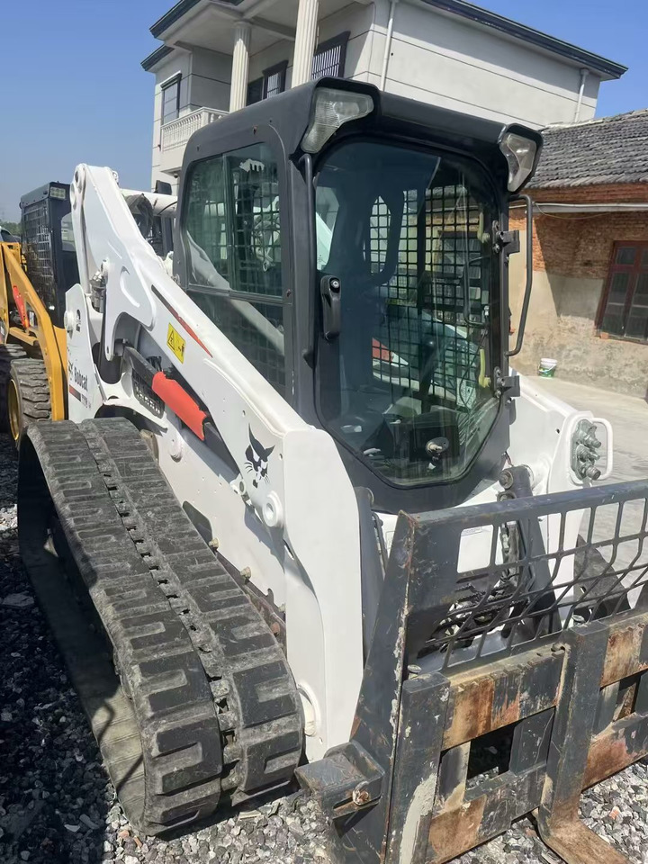BOBCAT T770 - Scissor lift: picture 3 BOBCAT T770 - Scissor lift: picture 3
