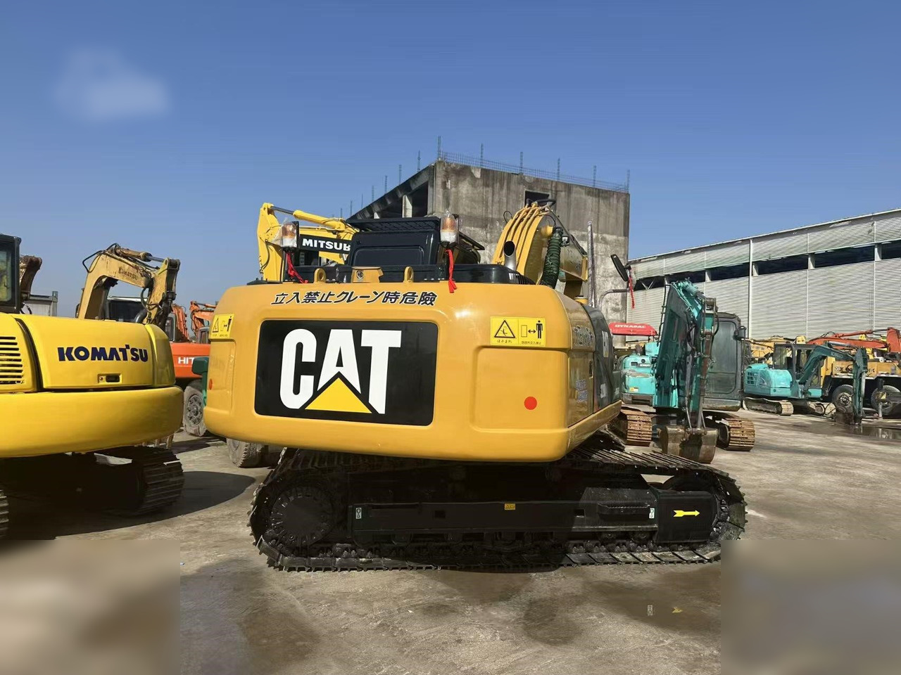 CATERPILLAR 320D2L - Crawler excavator: picture 2 CATERPILLAR 320D2L - Crawler excavator: picture 2
