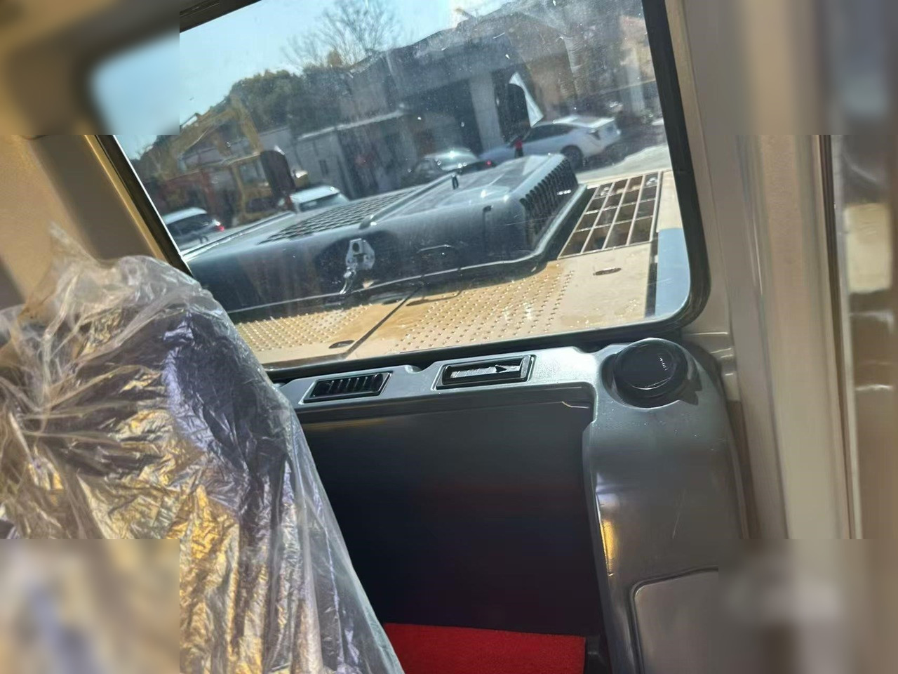 Crawler excavator CATERPILLAR 320D2L: picture 7