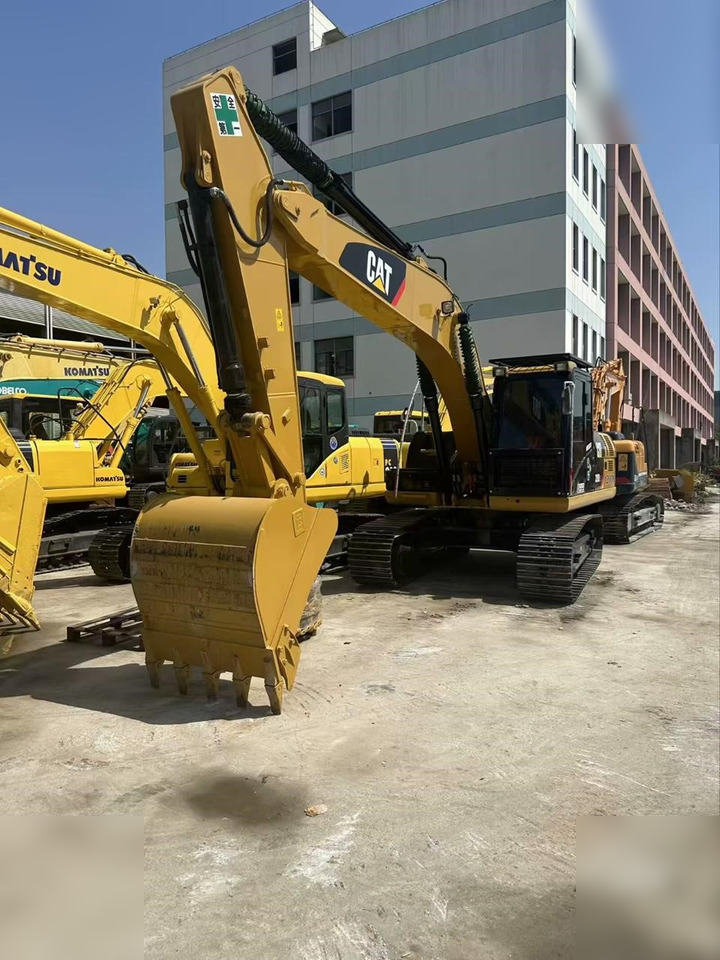 Crawler excavator CATERPILLAR 320D2L: picture 12