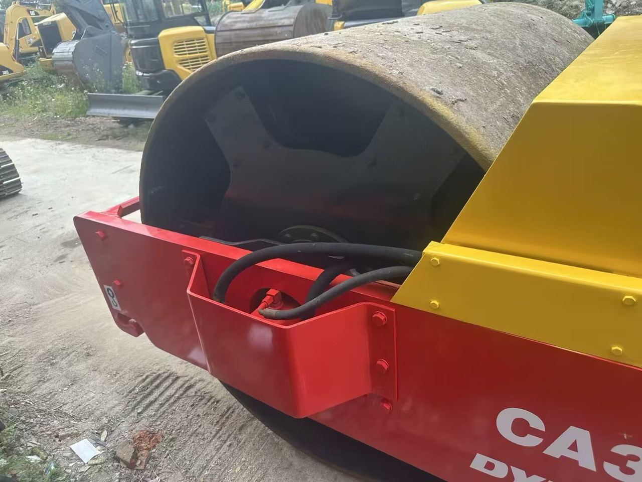DYNAPAC CA30D - Compactor: picture 2 DYNAPAC CA30D - Compactor: picture 2