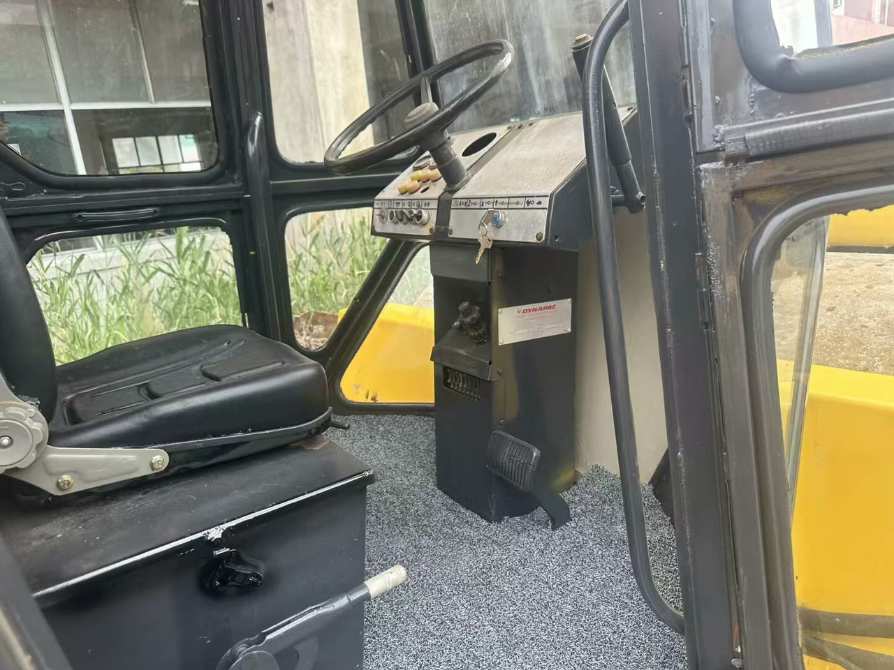DYNAPAC CA30D - Compactor: picture 4 DYNAPAC CA30D - Compactor: picture 4