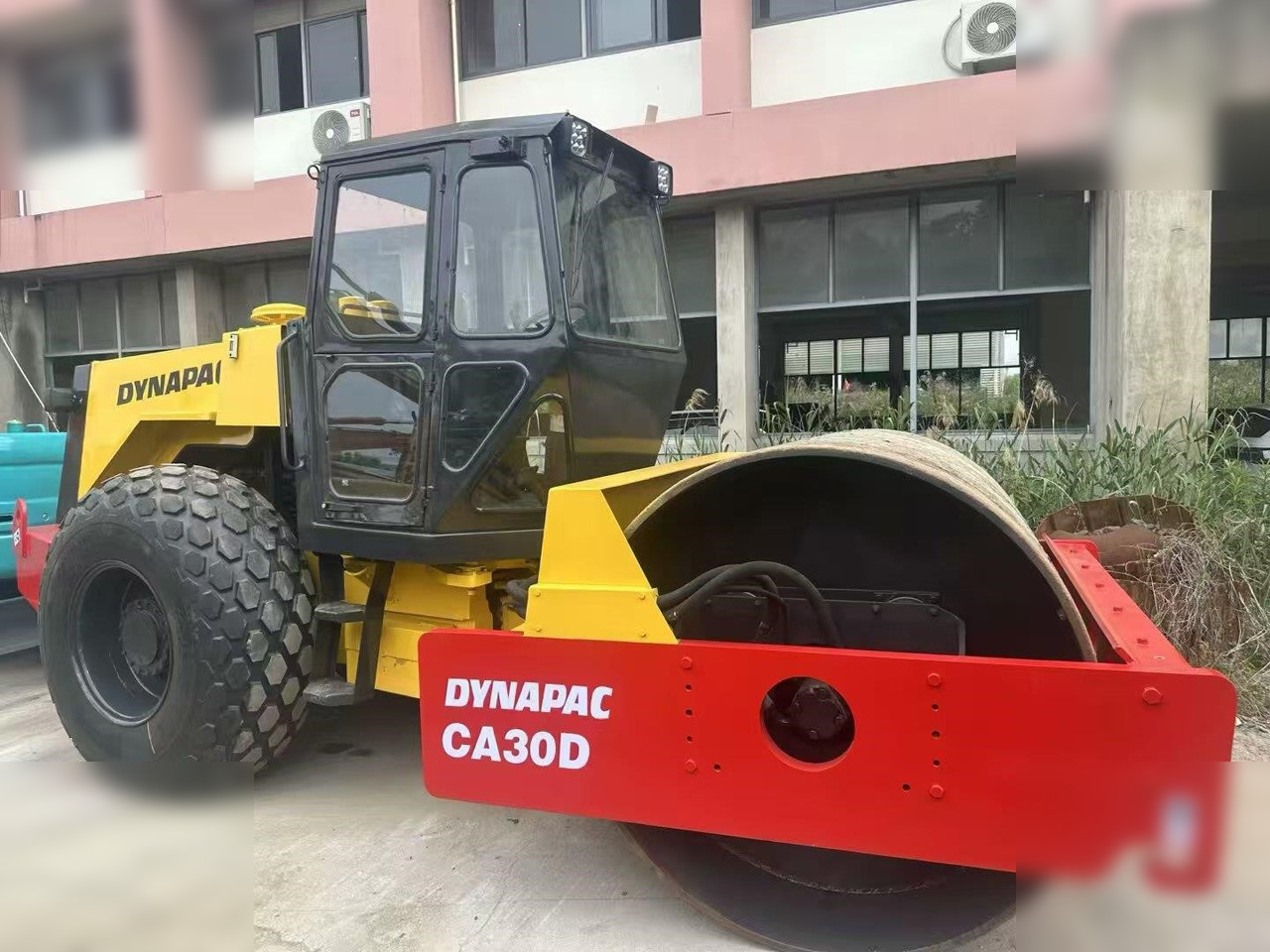 DYNAPAC CA30D - Roller: picture 1 DYNAPAC CA30D - Roller: picture 1