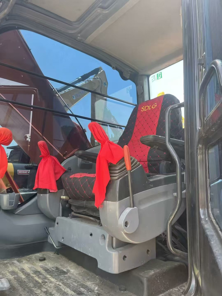 Crawler excavator HITACHI ZX200: picture 8 Crawler excavator HITACHI ZX200: picture 8