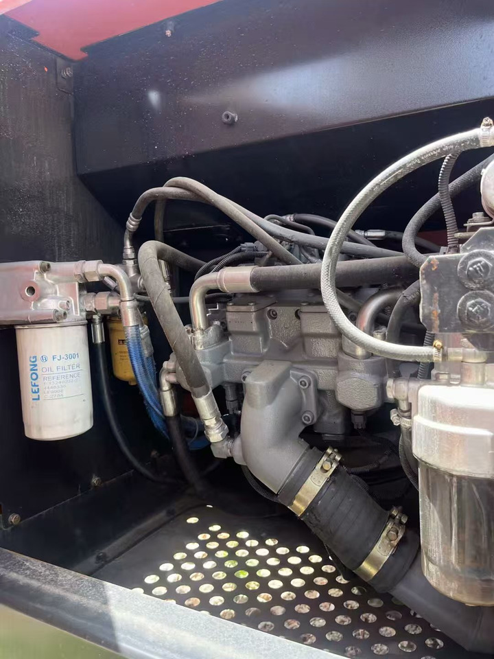 Crawler excavator HITACHI ZX200: picture 6 Crawler excavator HITACHI ZX200: picture 6