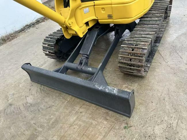 Mini excavator KOMATSU 35MR: picture 9