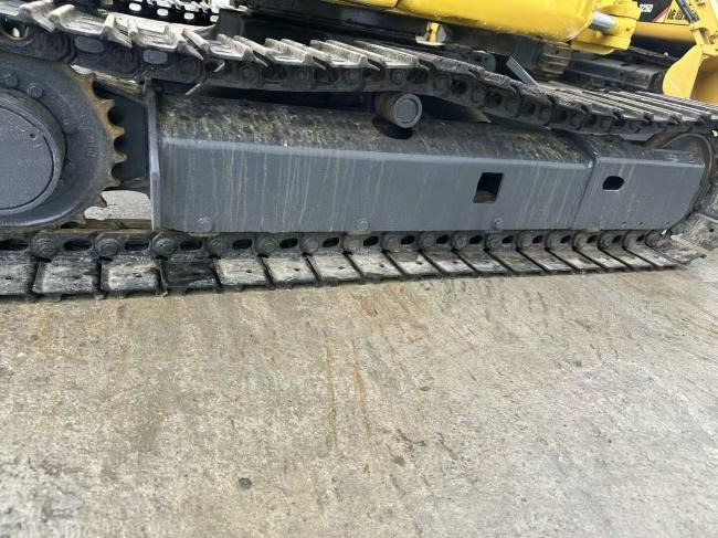 Mini excavator KOMATSU 35MR: picture 6