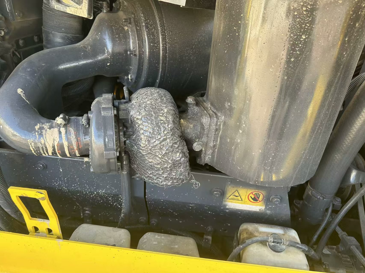 KOMATSU D85E - Bulldozer: picture 4 KOMATSU D85E - Bulldozer: picture 4