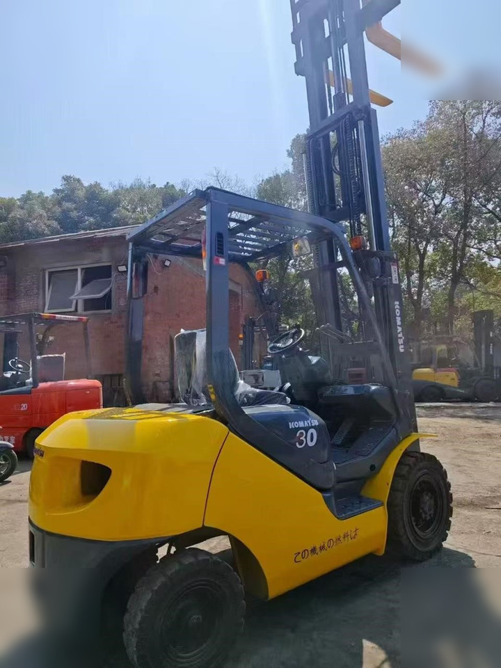 KOMATSU FD30-7 - LPG forklift: picture 4 KOMATSU FD30-7 - LPG forklift: picture 4