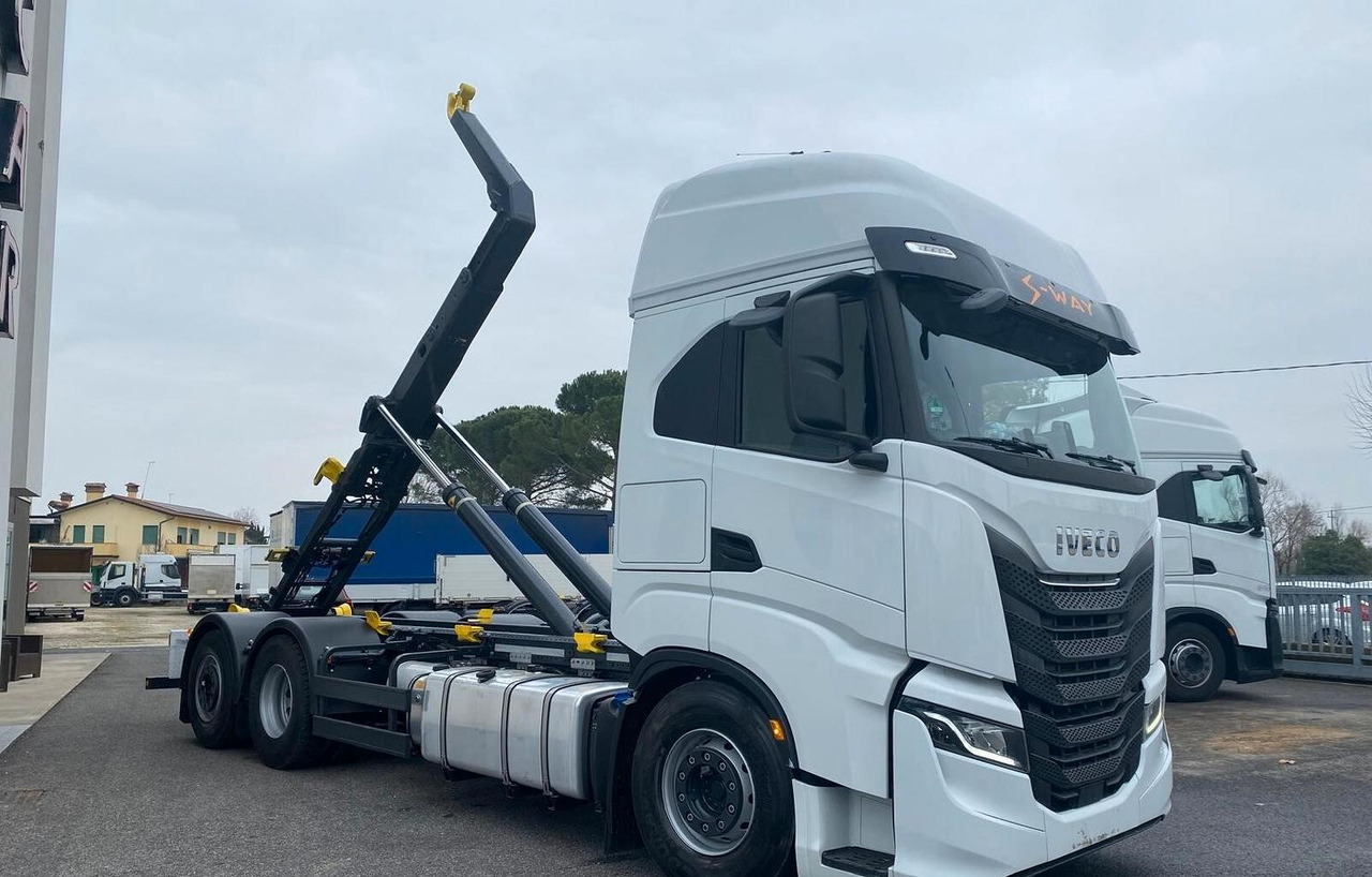 IVECO S-WAY 480 SCARRABILE FULL PNEUMATIC EURO 6 - Hook lift truck: picture 3 IVECO S-WAY 480 SCARRABILE FULL PNEUMATIC EURO 6 - Hook lift truck: picture 3