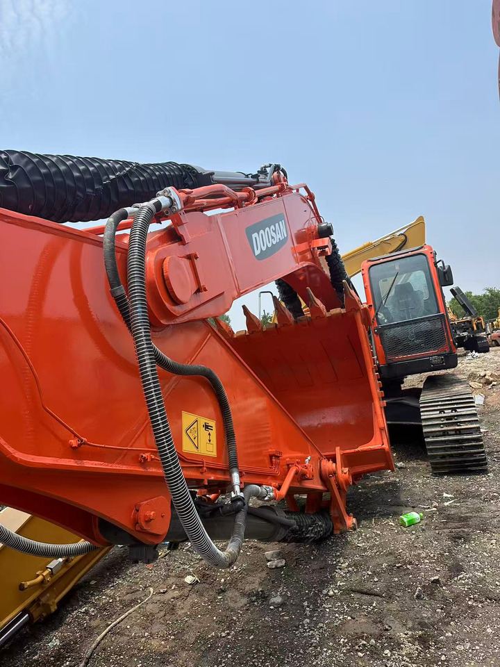 DOOSAN dx340 low working hours good price in stock for sale - Crawler excavator: picture 3 DOOSAN dx340 low working hours good price in stock for sale - Crawler excavator: picture 3