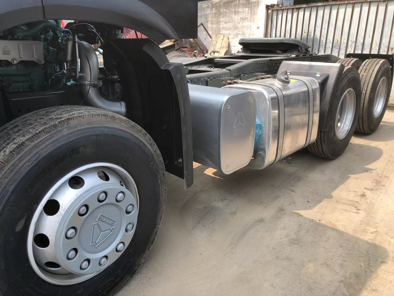 Howo HOWO 371 - Tractor unit: picture 2 Howo HOWO 371 - Tractor unit: picture 2