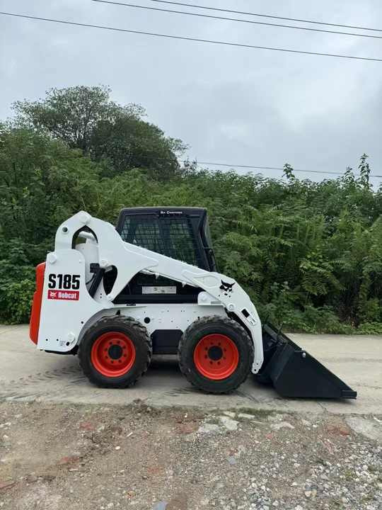 Used Bobcat S185 Skid Steer on Sale Bobcat S16 18 185 160 300 Skid Steer with Excellent Condition for Sale - Skid steer loader: picture 3 Used Bobcat S185 Skid Steer on Sale Bobcat S16 18 185 160 300 Skid Steer with Excellent Condition for Sale - Skid steer loader: picture 3