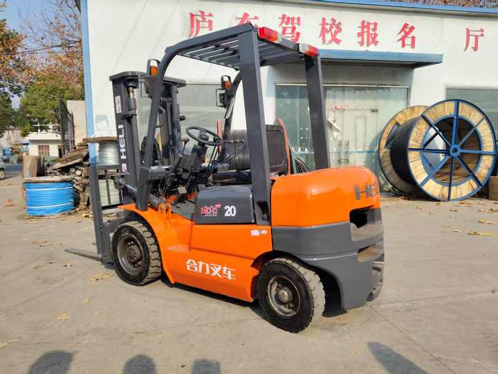 Used China Famous Brand HeLi Brand 2t Forklift for Sale HeLi Brand 2t 3t 5t 7t 10t Forklift Can Provide for You Best Price - Forklift: picture 4 Used China Famous Brand HeLi Brand 2t Forklift for Sale HeLi Brand 2t 3t 5t 7t 10t Forklift Can Provide for You Best Price - Forklift: picture 4