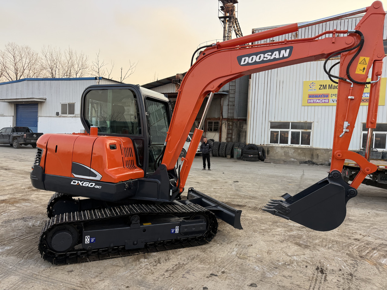 Used Digger DOOSAN DX60 Construction Machinery Construction Digger Used DOOSAN DX60 Cheap Excavator - Crawler excavator: picture 1 Used Digger DOOSAN DX60 Construction Machinery Construction Digger Used DOOSAN DX60 Cheap Excavator - Crawler excavator: picture 1