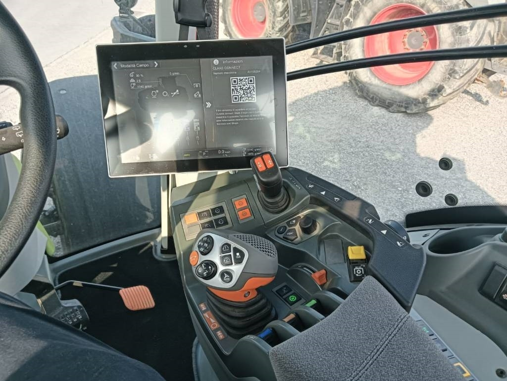 Claas Axion 870 Cmatic - Farm tractor: picture 4 Claas Axion 870 Cmatic - Farm tractor: picture 4