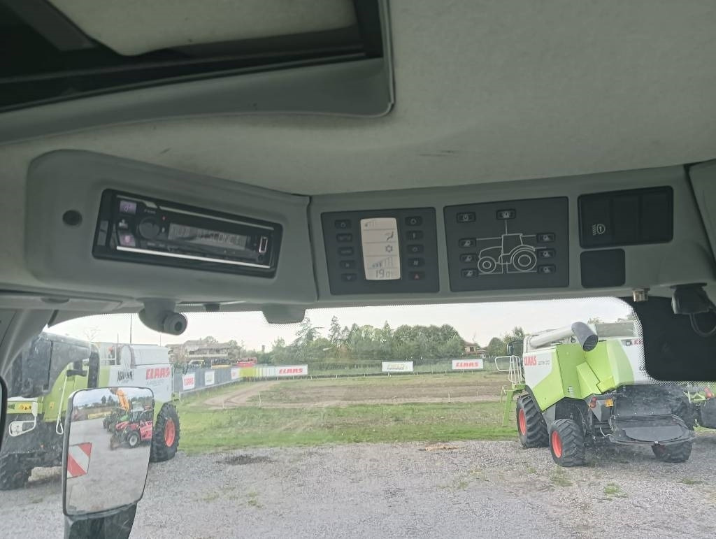 Farm tractor Claas Axion 960 cmatic: picture 13