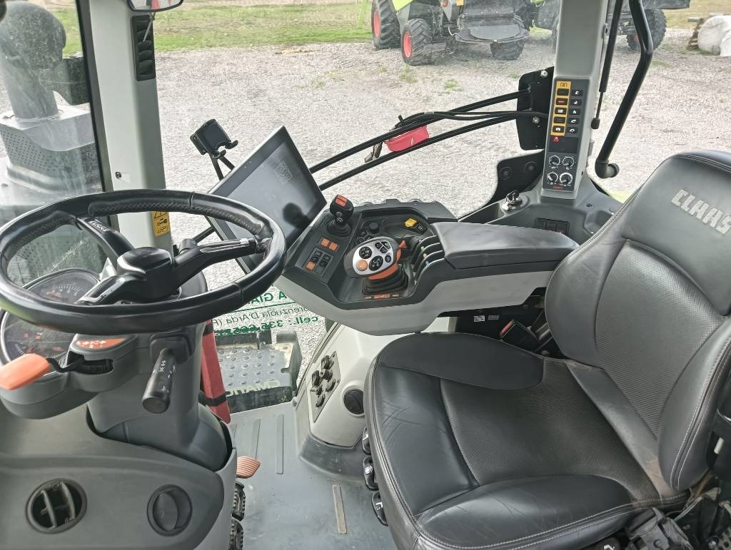 Farm tractor Claas Axion 960 cmatic: picture 15