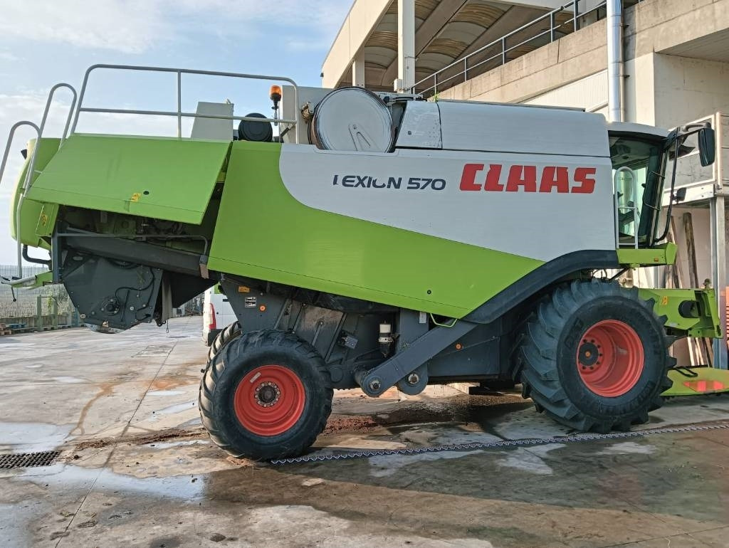 Claas Lexion 570 - Combine harvester: picture 2 Claas Lexion 570 - Combine harvester: picture 2
