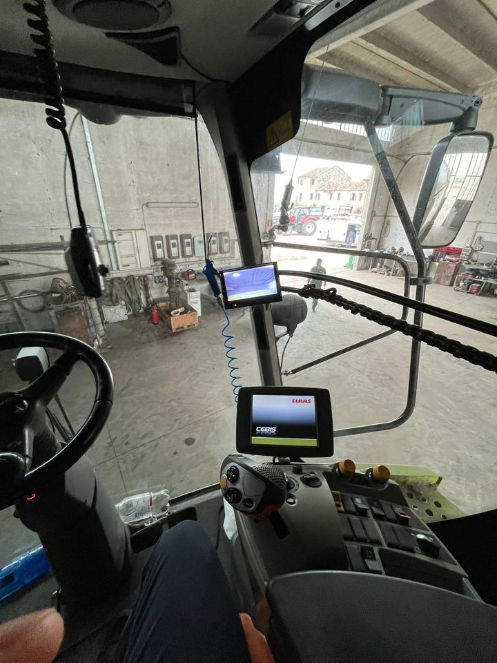 Claas Lexion 760  - Combine harvester: picture 2 Claas Lexion 760  - Combine harvester: picture 2