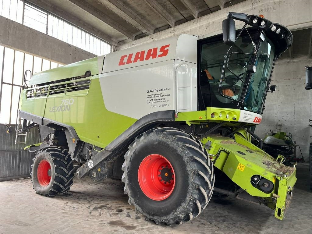 Claas Lexion 760  - Combine harvester: picture 1 Claas Lexion 760  - Combine harvester: picture 1