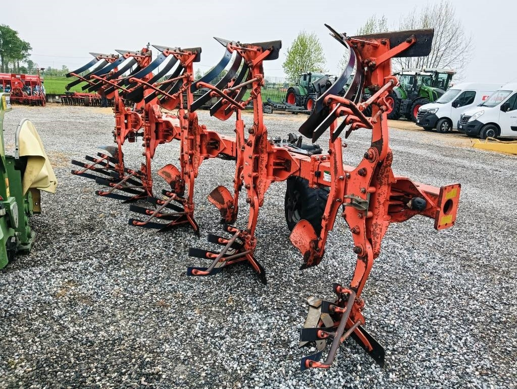 Kuhn Vari-Master 153 - Plow: picture 4 Kuhn Vari-Master 153 - Plow: picture 4