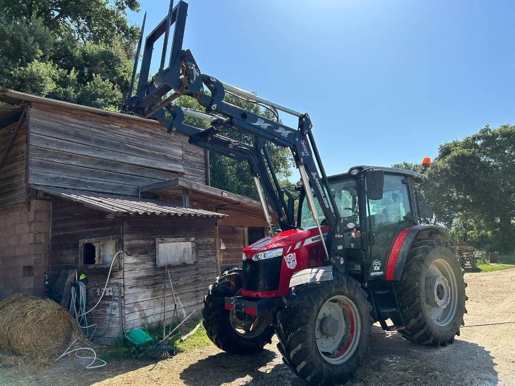 Massey Ferguson 5710 - Farm tractor: picture 1 Massey Ferguson 5710 - Farm tractor: picture 1
