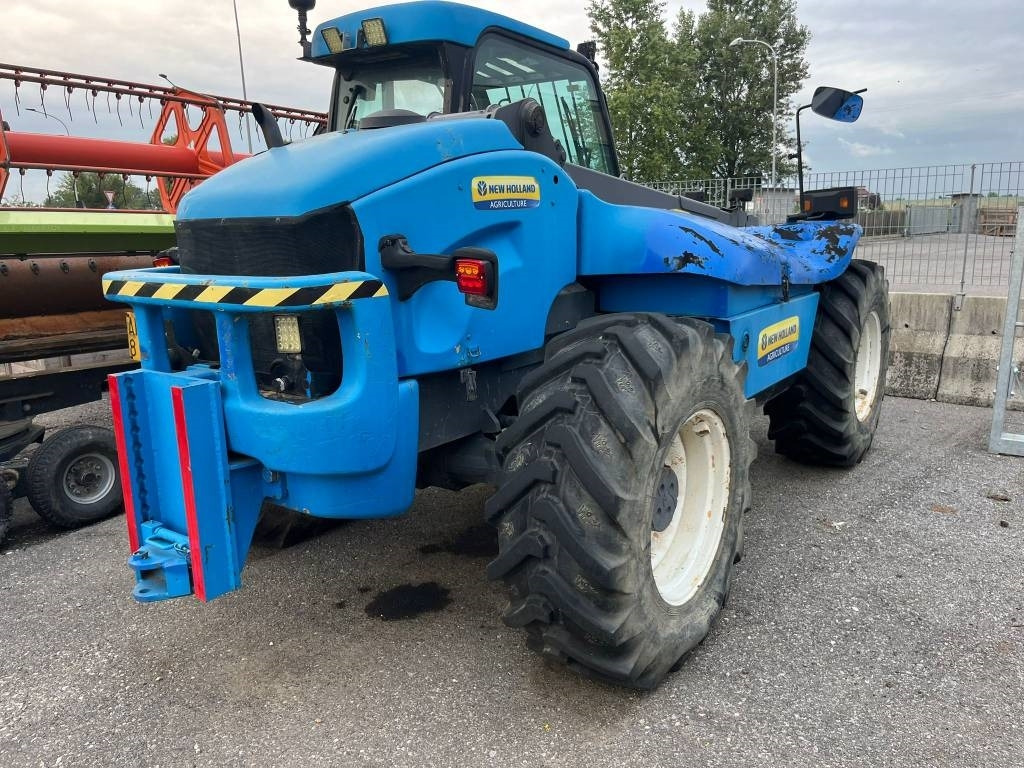 New Holland LM 430 - Telescopic handler: picture 2 New Holland LM 430 - Telescopic handler: picture 2
