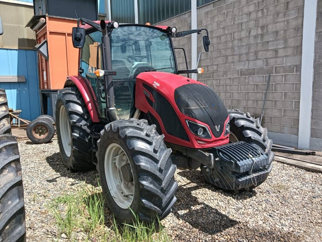 Valtra A 114 - Farm tractor: picture 1 Valtra A 114 - Farm tractor: picture 1