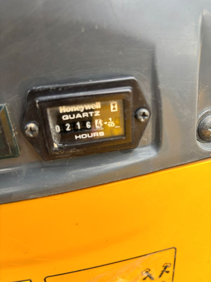 Komatsu PC09-1 - Mini excavator: picture 3 Komatsu PC09-1 - Mini excavator: picture 3