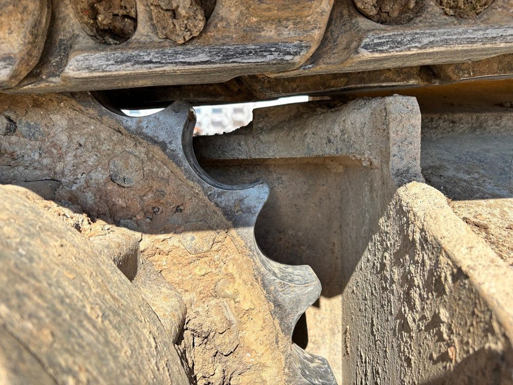 Komatsu PC210LC-11 - Crawler excavator: picture 3 Komatsu PC210LC-11 - Crawler excavator: picture 3