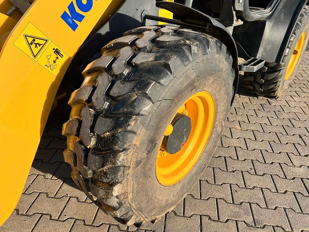 Komatsu WA70M-8E0 - Wheel loader: picture 3 Komatsu WA70M-8E0 - Wheel loader: picture 3