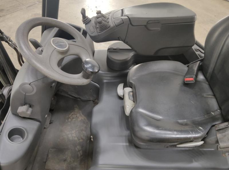 Fenwick E16 02 - Electric forklift: picture 3 Fenwick E16 02 - Electric forklift: picture 3