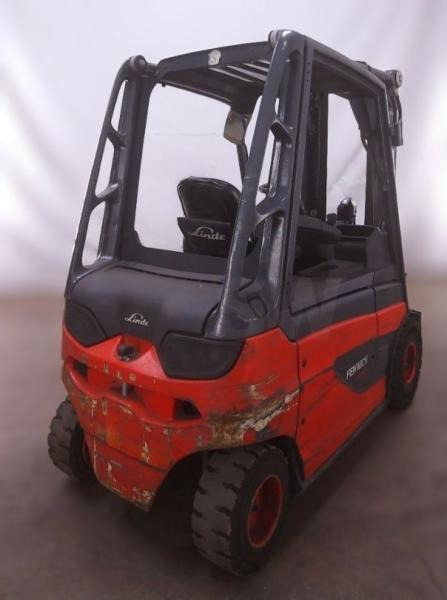 Fenwick E25 - Electric forklift: picture 2 Fenwick E25 - Electric forklift: picture 2