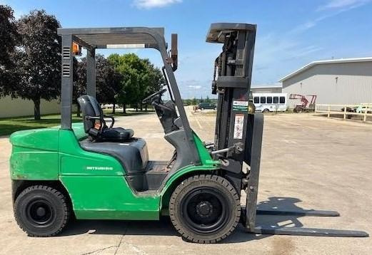 Mitsubishi Chariot élévateur diesel FD30N fenwick - Diesel forklift: picture 2 Mitsubishi Chariot élévateur diesel FD30N fenwick - Diesel forklift: picture 2
