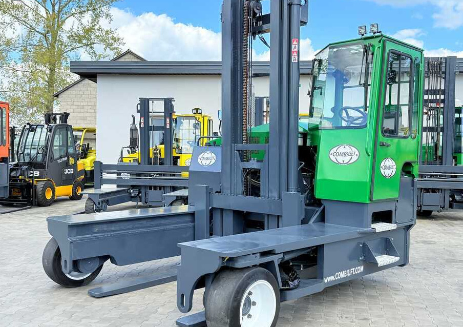 Combilift C10000 / DIESEL / DUPLEX - 4200MM / LIKE NEW - 4-way reach truck: picture 3 Combilift C10000 / DIESEL / DUPLEX - 4200MM / LIKE NEW - 4-way reach truck: picture 3