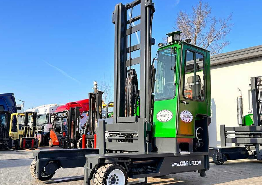 Combilift C4000 / LPG / DUPLEX / LIFTING HEIGHT 550CM / FREE LIFT / LIKE NEW - 4-way reach truck: picture 3 Combilift C4000 / LPG / DUPLEX / LIFTING HEIGHT 550CM / FREE LIFT / LIKE NEW - 4-way reach truck: picture 3