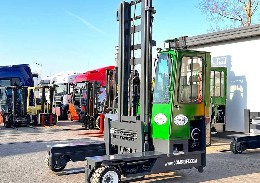 Combilift C4000 / LPG / DUPLEX / LIFTING HEIGHT 550CM / FREE LIFT / LIKE NEW - 4-way reach truck: picture 1 Combilift C4000 / LPG / DUPLEX / LIFTING HEIGHT 550CM / FREE LIFT / LIKE NEW - 4-way reach truck: picture 1
