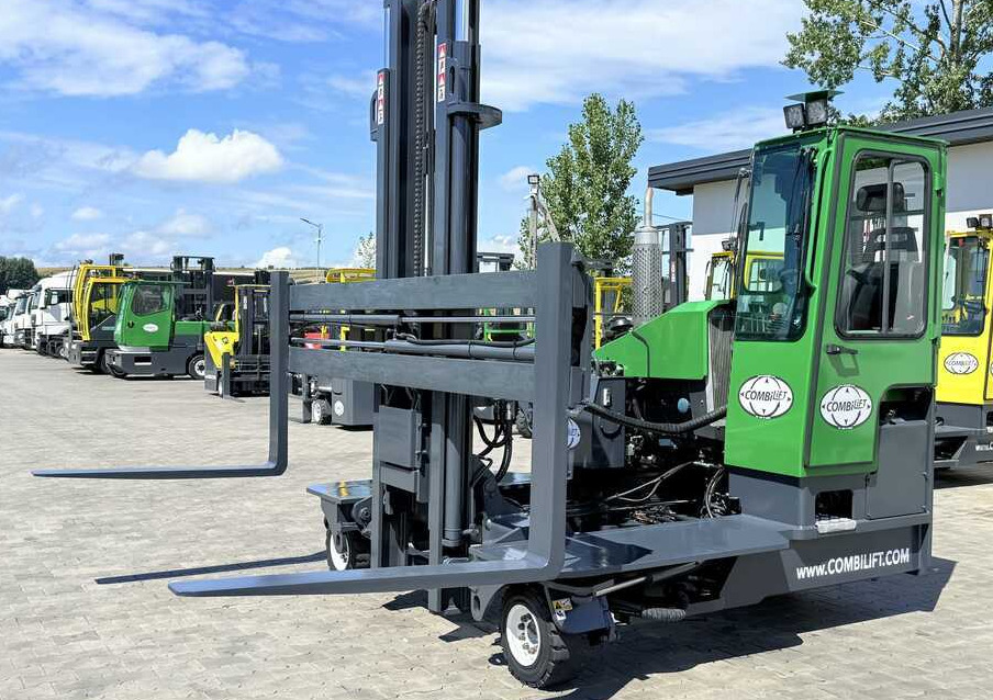 Combilift C4500 / DIESEL / DUPLEX - 4000MM / WIDE FORK POSITIONER 3150MM / FULL HEATED CABIN / ONLY 4859 HOURS / CONDITION – LIKE NEW! - 4-way reach truck: picture 1 Combilift C4500 / DIESEL / DUPLEX - 4000MM / WIDE FORK POSITIONER 3150MM / FULL HEATED CABIN / ONLY 4859 HOURS / CONDITION – LIKE NEW! - 4-way reach truck: picture 1