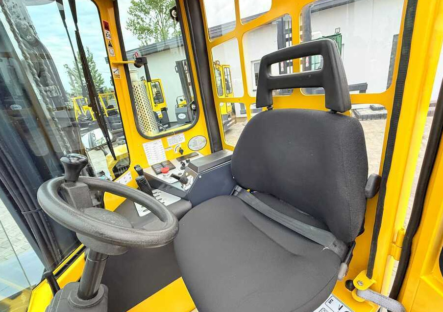 4-way reach truck Combilift C5000 / TRIPLEX 7500MM / WIDE FORK POSITIONER / FREE LIFT / NEW TYRES / HEATED CABIN: picture 13