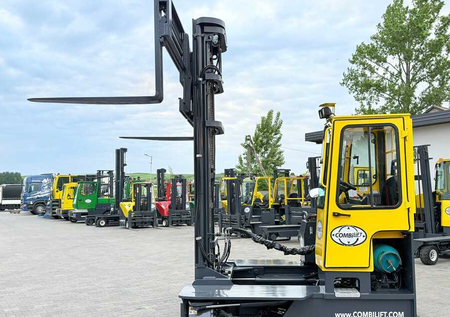 4-way reach truck Combilift C5000 / TRIPLEX 7500MM / WIDE FORK POSITIONER / FREE LIFT / NEW TYRES / HEATED CABIN: picture 24