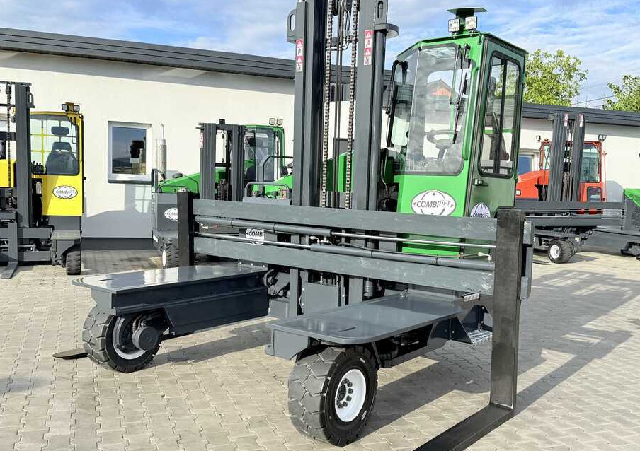 Combilift C5000XL / DIESEL / DUPLEX - 4000MM / WIDE FORK POSITIONER 3350MM / FULL HEATED CABIN / ONLY 6453 HOURS / CONDITION - LIKE NEW! - 4-way reach truck: picture 1 Combilift C5000XL / DIESEL / DUPLEX - 4000MM / WIDE FORK POSITIONER 3350MM / FULL HEATED CABIN / ONLY 6453 HOURS / CONDITION - LIKE NEW! - 4-way reach truck: picture 1