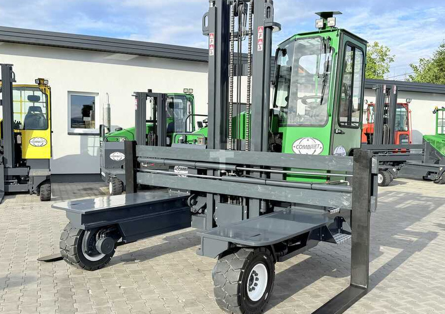 Combilift C5000XL / DIESEL / DUPLEX - 4000MM / WIDE FORK POSITIONER 3350MM / FULL HEATED CABIN / ONLY 6453 HOURS / CONDITION - LIKE NEW! - 4-way reach truck: picture 4 Combilift C5000XL / DIESEL / DUPLEX - 4000MM / WIDE FORK POSITIONER 3350MM / FULL HEATED CABIN / ONLY 6453 HOURS / CONDITION - LIKE NEW! - 4-way reach truck: picture 4