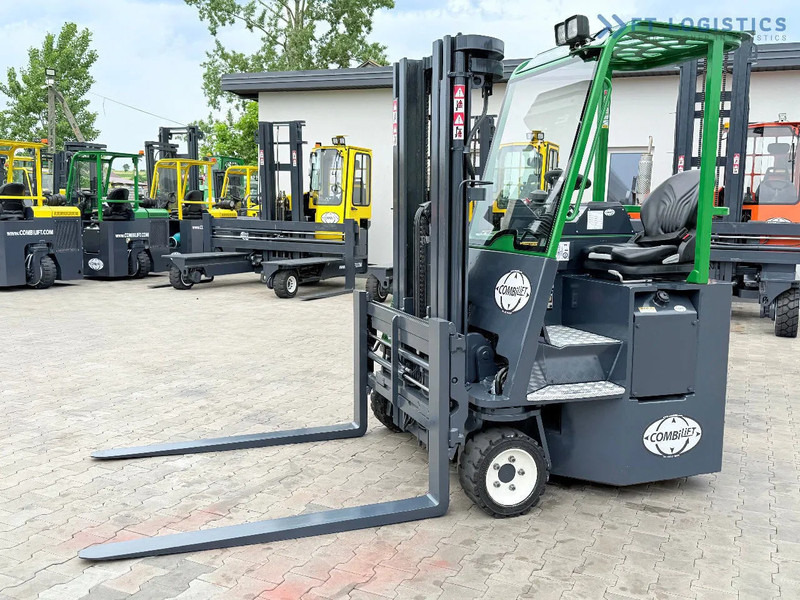 Combilift CB3000 / DIESEL / TRIPLEX 4900MM / FULL FREE LIFT / SIDE SHIFT / FORK POSITIONER / 1500MM FORKS / LIKE NEW CB3000 / DIESEL / TRI - 4-way reach truck: picture 2 Combilift CB3000 / DIESEL / TRIPLEX 4900MM / FULL FREE LIFT / SIDE SHIFT / FORK POSITIONER / 1500MM FORKS / LIKE NEW CB3000 / DIESEL / TRI - 4-way reach truck: picture 2