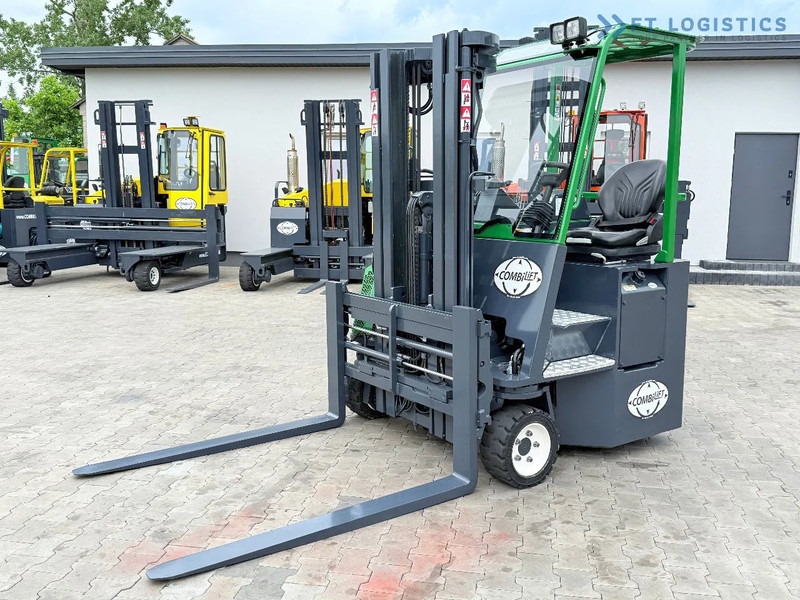 Combilift CB3000 / DIESEL / TRIPLEX 4900MM / FULL FREE LIFT / SIDE SHIFT / FORK POSITIONER / 1500MM FORKS / LIKE NEW CB3000 / DIESEL / TRI - 4-way reach truck: picture 1 Combilift CB3000 / DIESEL / TRIPLEX 4900MM / FULL FREE LIFT / SIDE SHIFT / FORK POSITIONER / 1500MM FORKS / LIKE NEW CB3000 / DIESEL / TRI - 4-way reach truck: picture 1