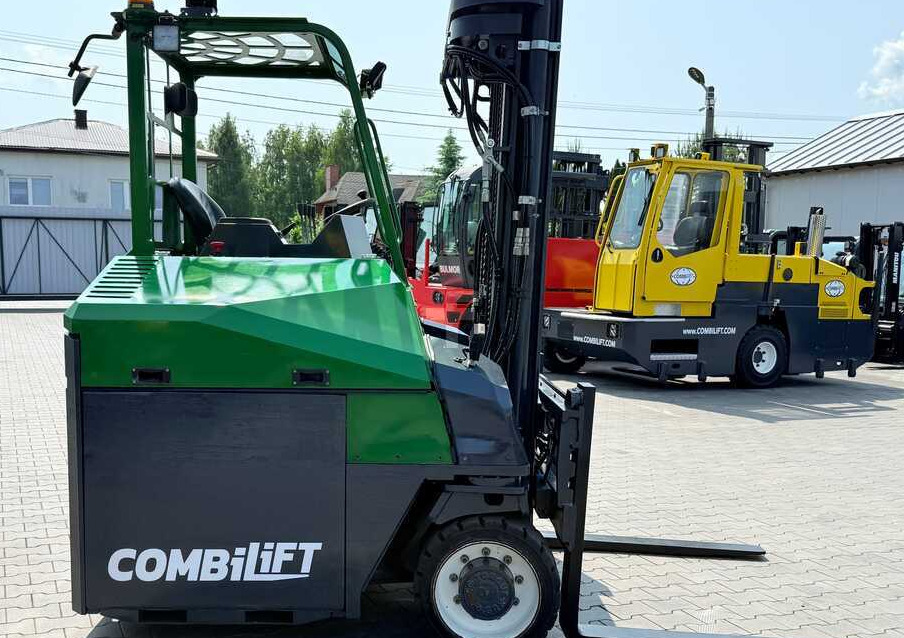 Combilift CBE4000 / TRIPLEX / 5200 / FREE-LIFT - 4-way reach truck: picture 3 Combilift CBE4000 / TRIPLEX / 5200 / FREE-LIFT - 4-way reach truck: picture 3